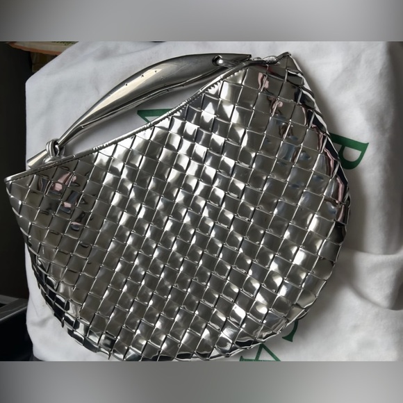 Bottega Veneta
Small Sardine leather top handle bag - Picture 8 of 11